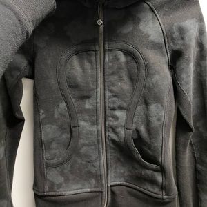 Very Good Condition Lululemon Hoodie ♥️